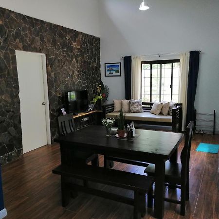 Blue Residence Tagaytay タガイタイ エクステリア 写真