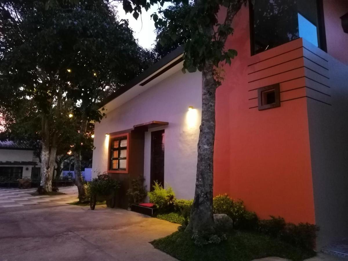 Blue Residence Tagaytay タガイタイ エクステリア 写真