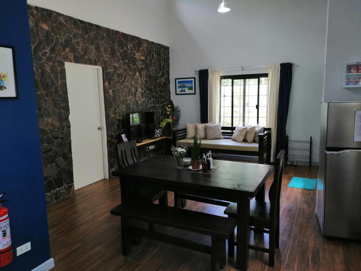 Blue Residence Tagaytay タガイタイ エクステリア 写真
