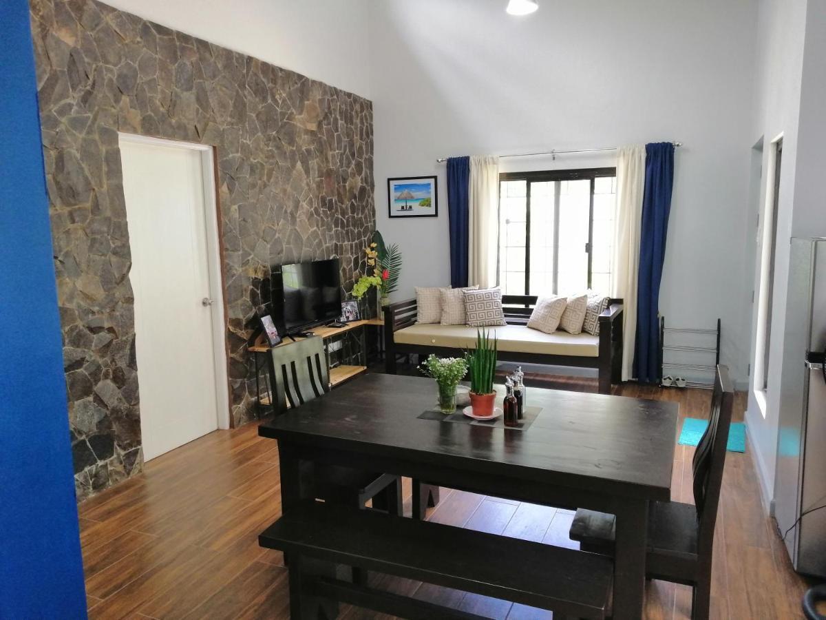 Blue Residence Tagaytay タガイタイ エクステリア 写真